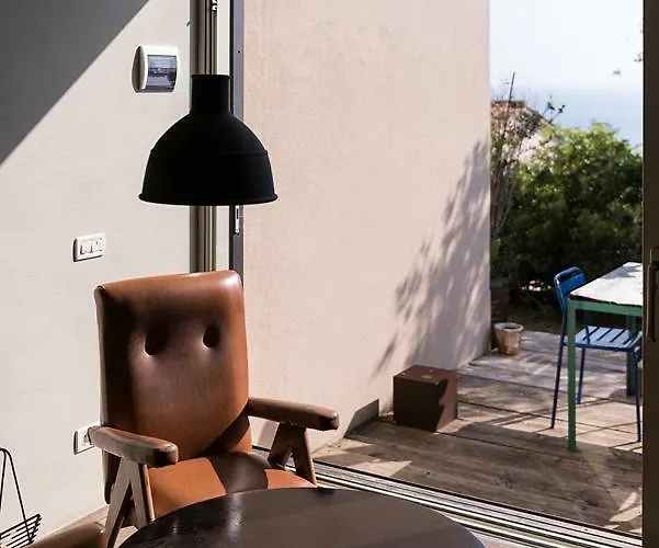 Residenza Rosso Di Sera * カポリーヴェリ